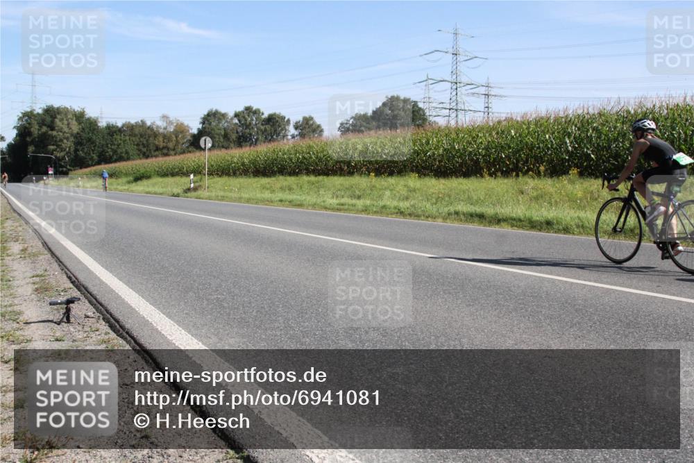 01.09.2024 - 17. Tribühne Triathlon H.Heesch http://msf.ph/oto/6941081 01.09.2024 10:32:42 Radfahren 174, 229, 263 meine-sportfotos.de