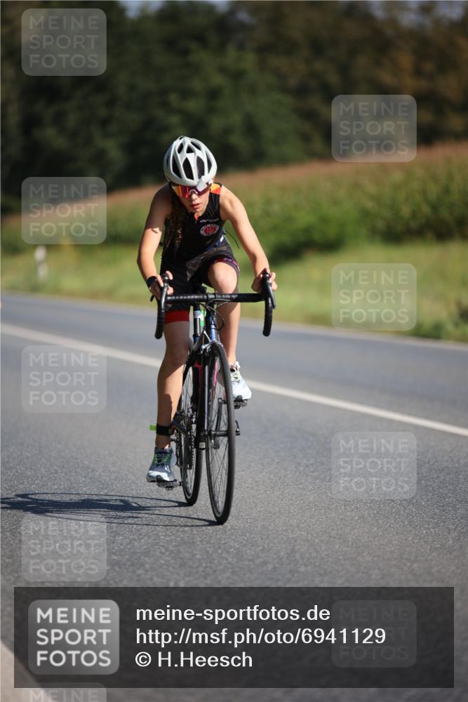 01.09.2024 - 17. Tribühne Triathlon H.Heesch http://msf.ph/oto/6941129 01.09.2024 10:42:51 Radfahren 246, 264 meine-sportfotos.de