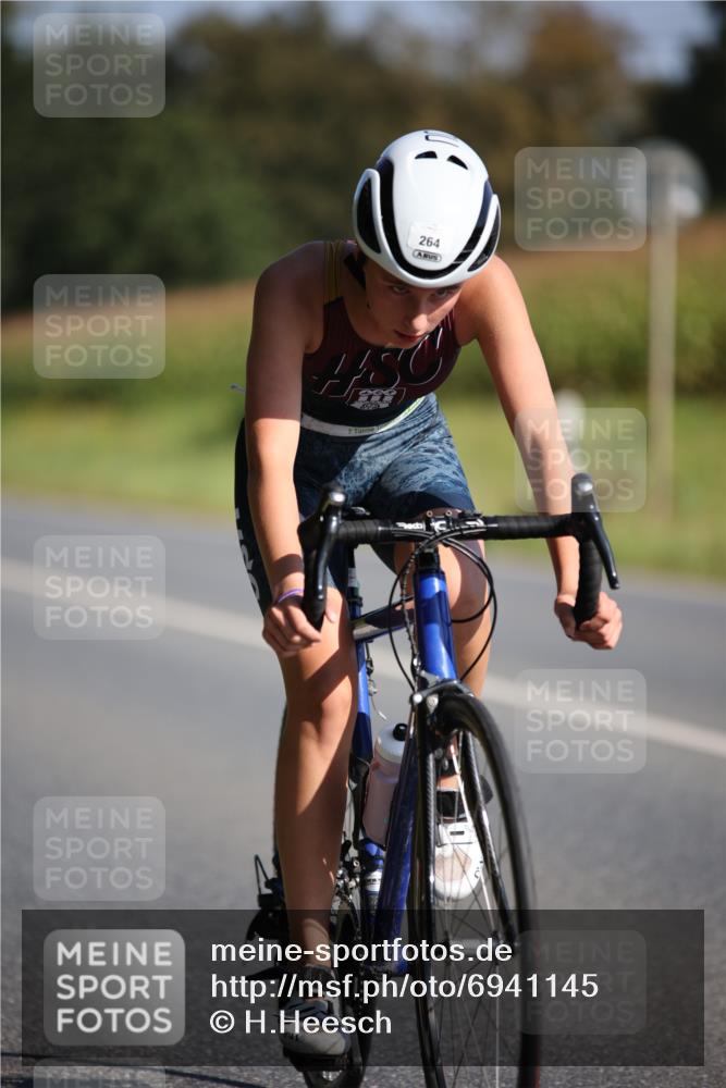 01.09.2024 - 17. Tribühne Triathlon H.Heesch http://msf.ph/oto/6941145 01.09.2024 10:42:52 Radfahren 246, 264 meine-sportfotos.de
