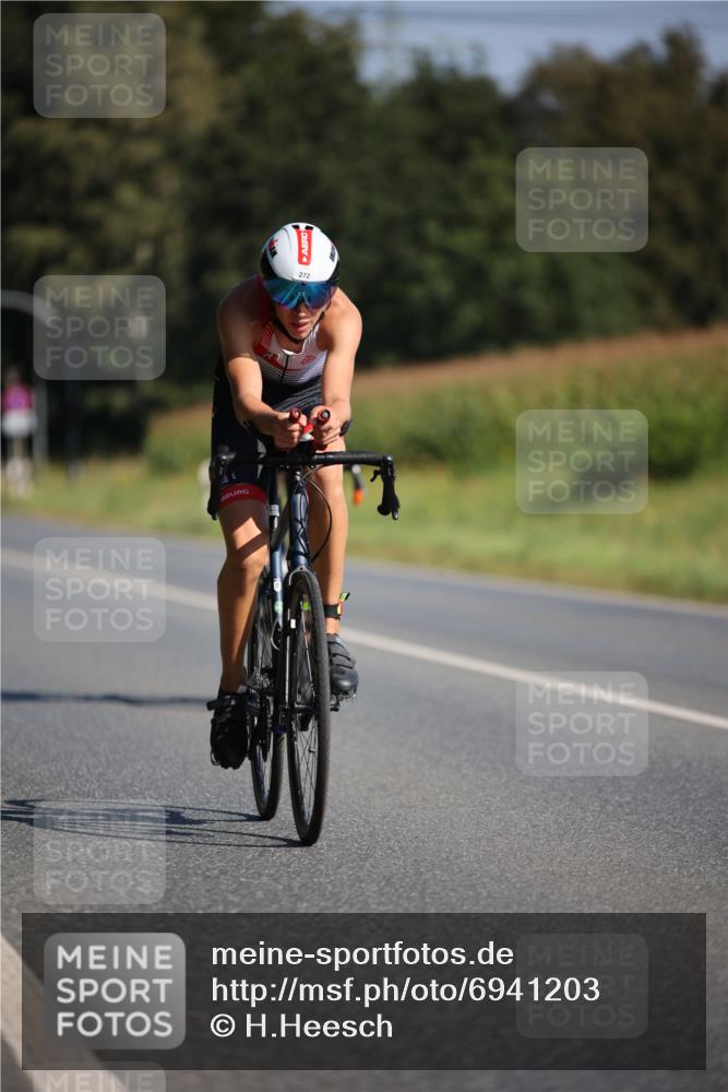 01.09.2024 - 17. Tribühne Triathlon H.Heesch http://msf.ph/oto/6941203 01.09.2024 10:43:25 Radfahren 207, 272, 277, 296 meine-sportfotos.de