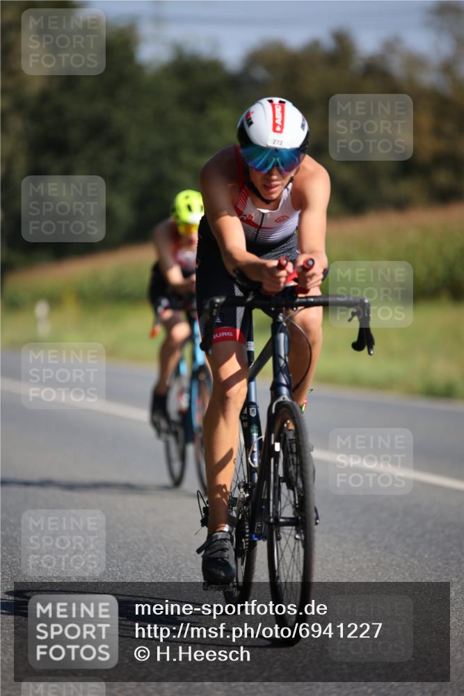 01.09.2024 - 17. Tribühne Triathlon H.Heesch http://msf.ph/oto/6941227 01.09.2024 10:43:25 Radfahren 207, 272, 277, 296 meine-sportfotos.de