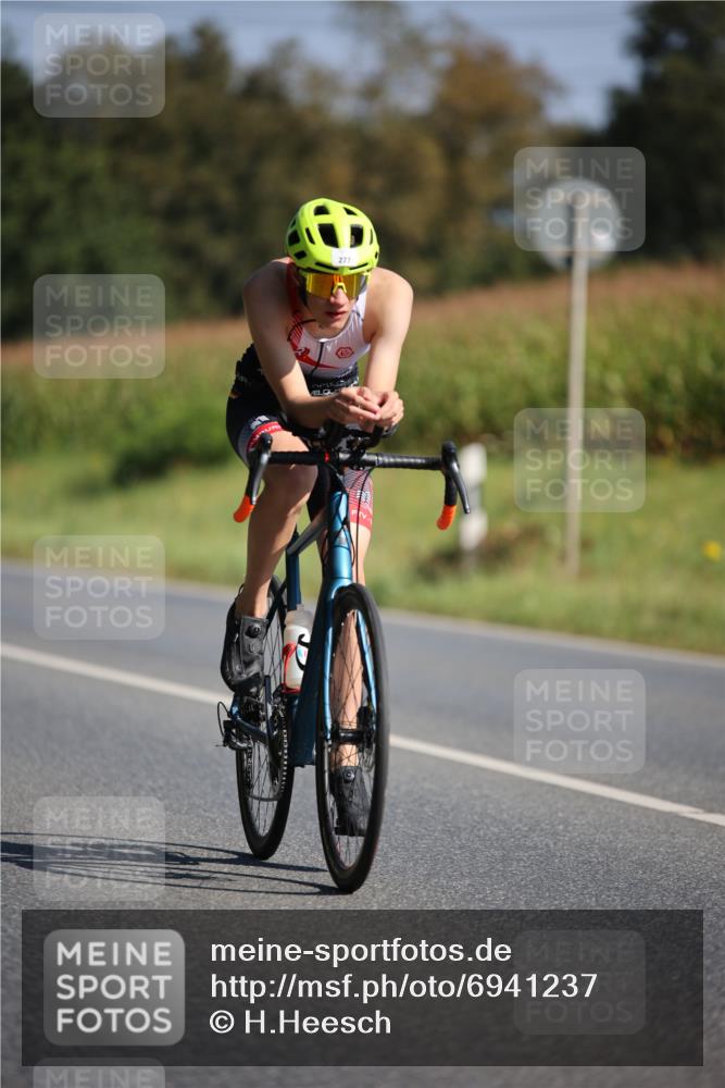01.09.2024 - 17. Tribühne Triathlon H.Heesch http://msf.ph/oto/6941237 01.09.2024 10:43:26 Radfahren 272, 277, 296 meine-sportfotos.de