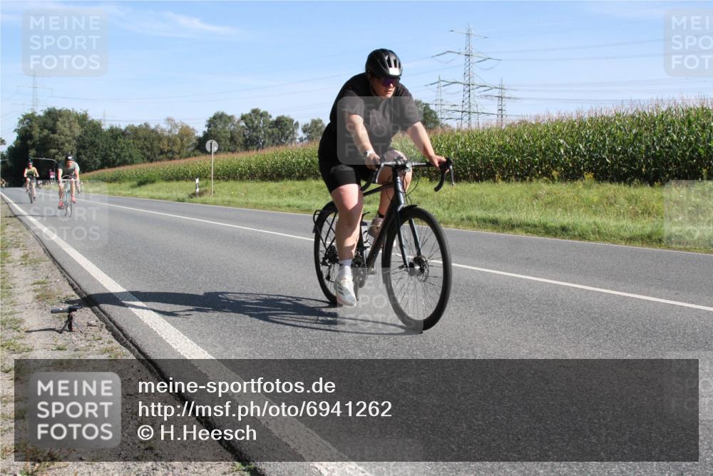 01.09.2024 - 17. Tribühne Triathlon H.Heesch http://msf.ph/oto/6941262 01.09.2024 10:35:03 Radfahren 163, 168, 169 meine-sportfotos.de