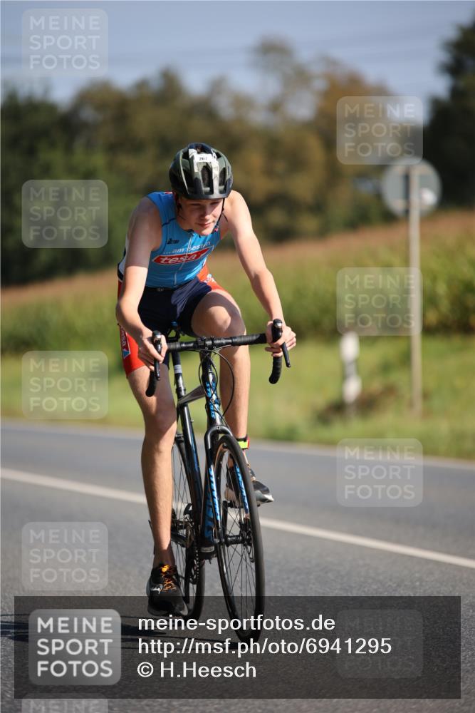01.09.2024 - 17. Tribühne Triathlon H.Heesch http://msf.ph/oto/6941295 01.09.2024 10:43:48 Radfahren 267, 270 meine-sportfotos.de