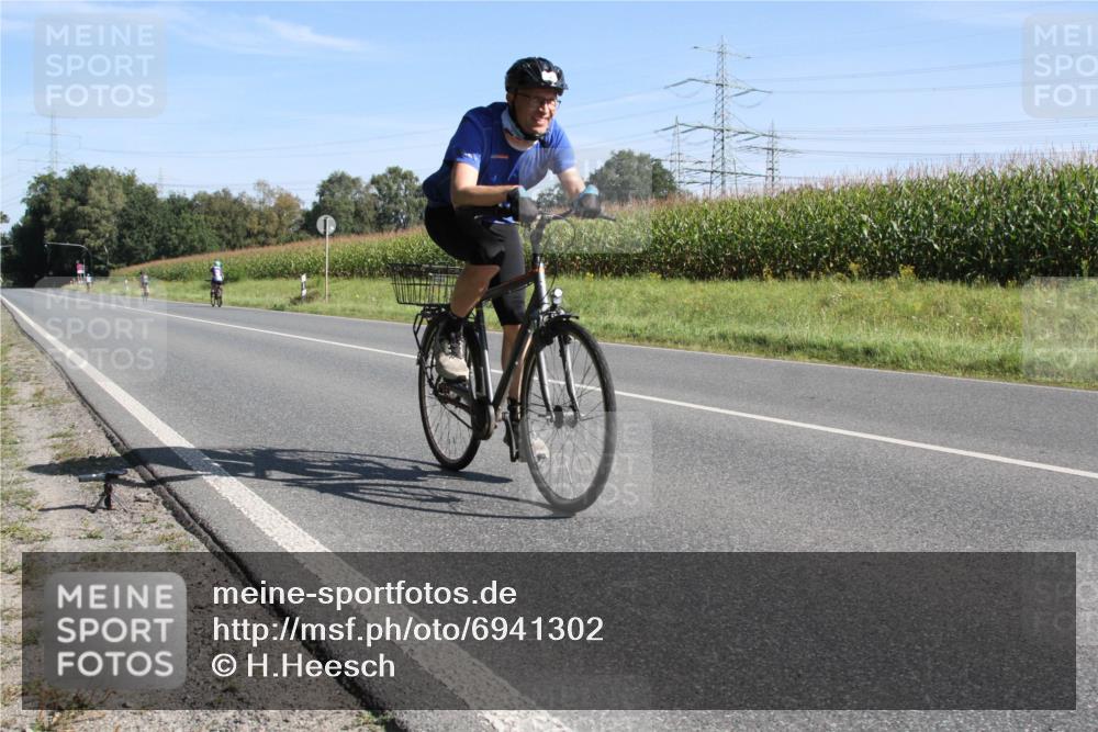 01.09.2024 - 17. Tribühne Triathlon H.Heesch http://msf.ph/oto/6941302 01.09.2024 10:35:41 Radfahren 145, 190, 201 meine-sportfotos.de