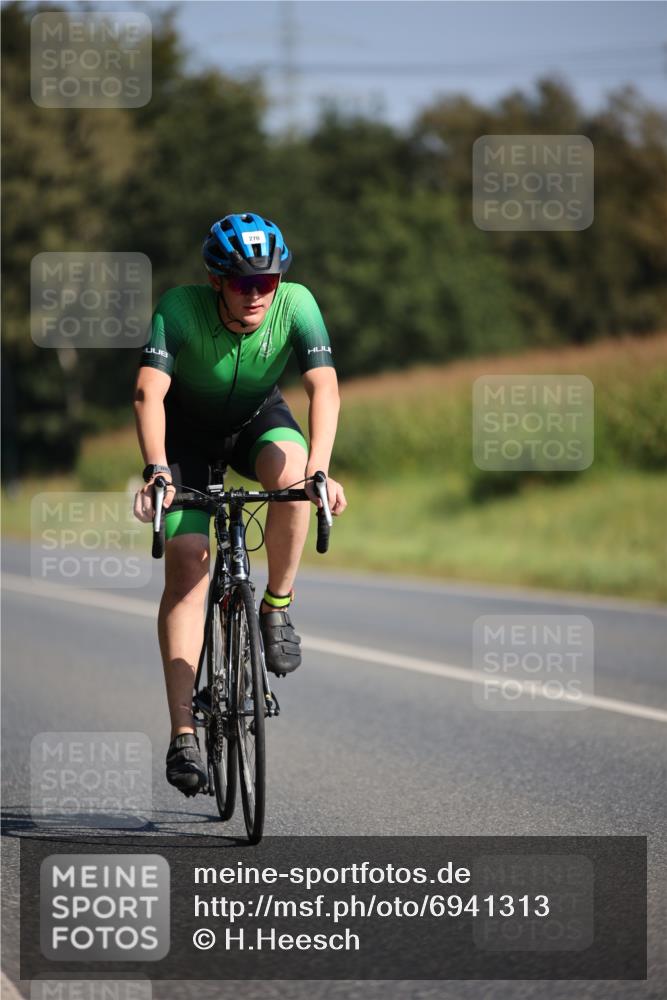 01.09.2024 - 17. Tribühne Triathlon H.Heesch http://msf.ph/oto/6941313 01.09.2024 10:43:54 Radfahren 186, 270, 293, 302 meine-sportfotos.de