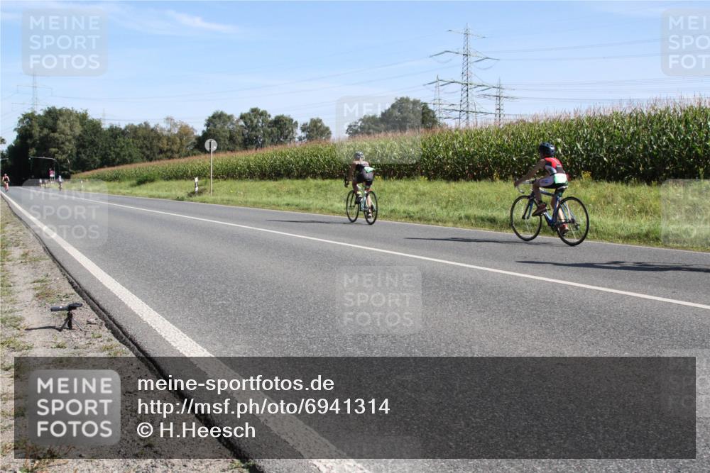01.09.2024 - 17. Tribühne Triathlon H.Heesch http://msf.ph/oto/6941314 01.09.2024 10:35:48 Radfahren 190, 201, 223, 284, 307 meine-sportfotos.de