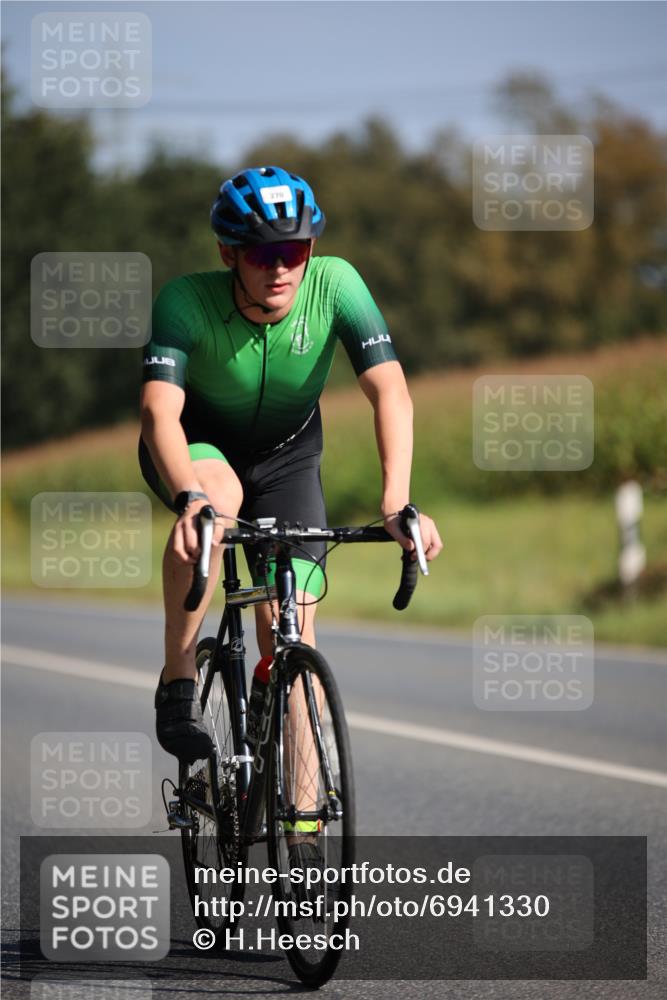 01.09.2024 - 17. Tribühne Triathlon H.Heesch http://msf.ph/oto/6941330 01.09.2024 10:43:54 Radfahren 186, 270, 293, 302 meine-sportfotos.de