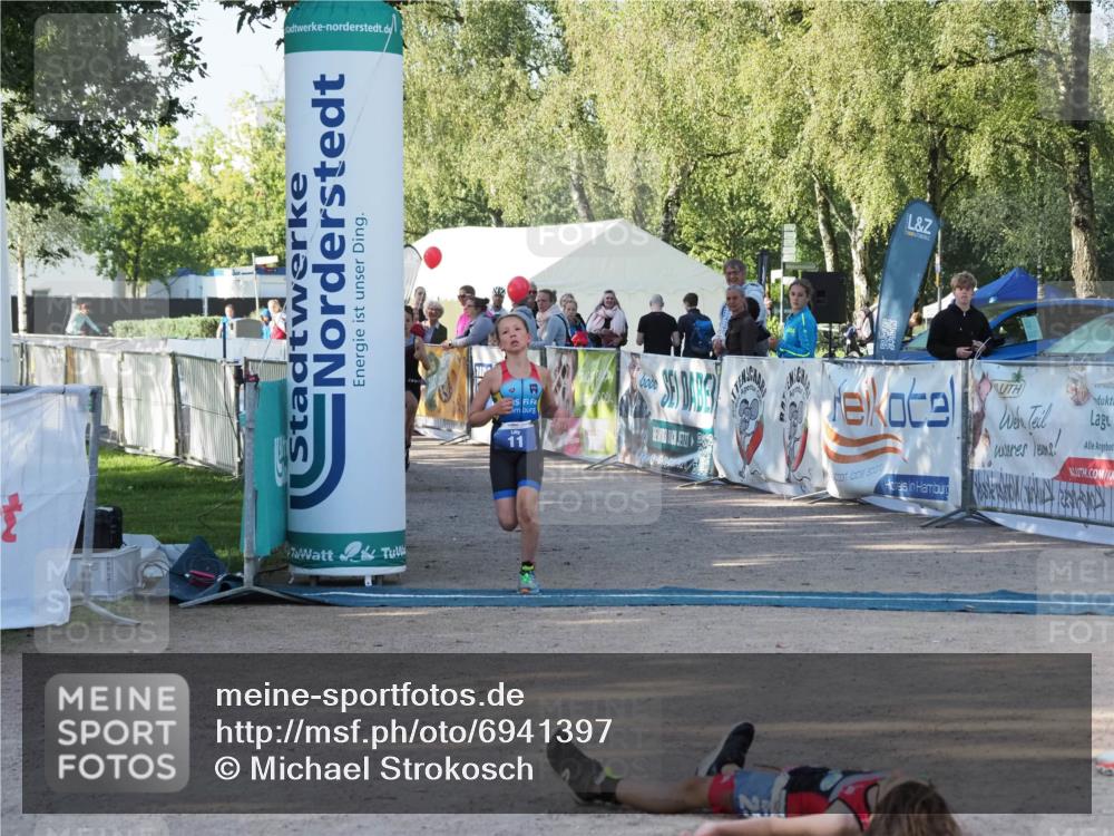01.09.2024 - 17. Tribühne Triathlon Michael Strokosch http://msf.ph/oto/6941397 01.09.2024 09:13:12 Ziel 7, 10, 11 meine-sportfotos.de