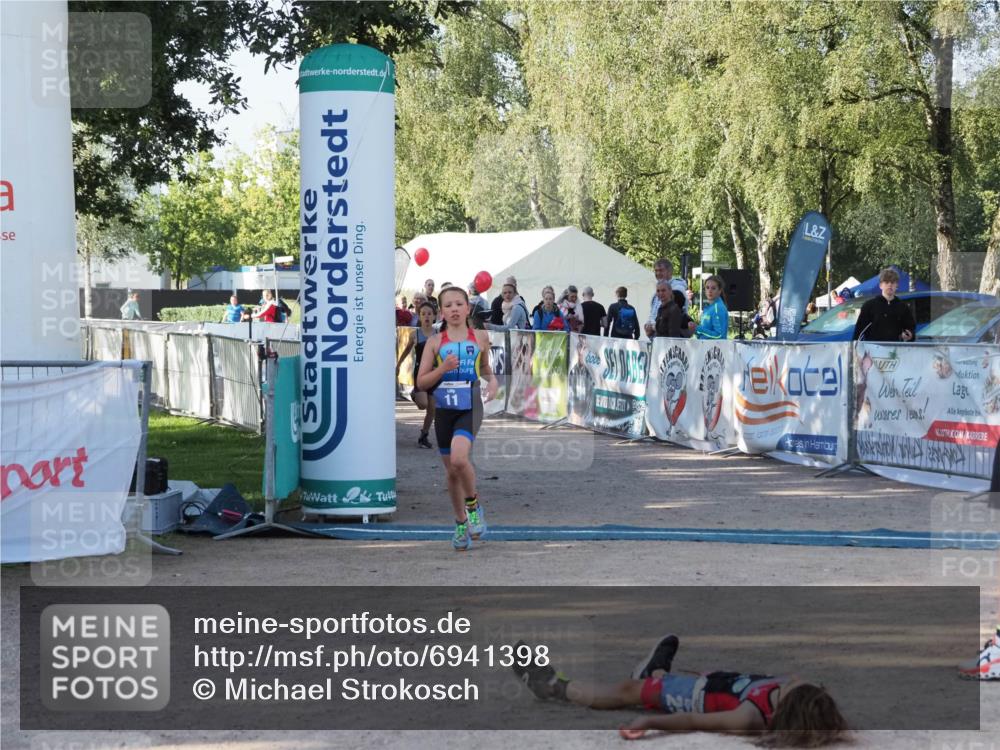 01.09.2024 - 17. Tribühne Triathlon Michael Strokosch http://msf.ph/oto/6941398 01.09.2024 09:13:13 Ziel 7, 10, 11 meine-sportfotos.de
