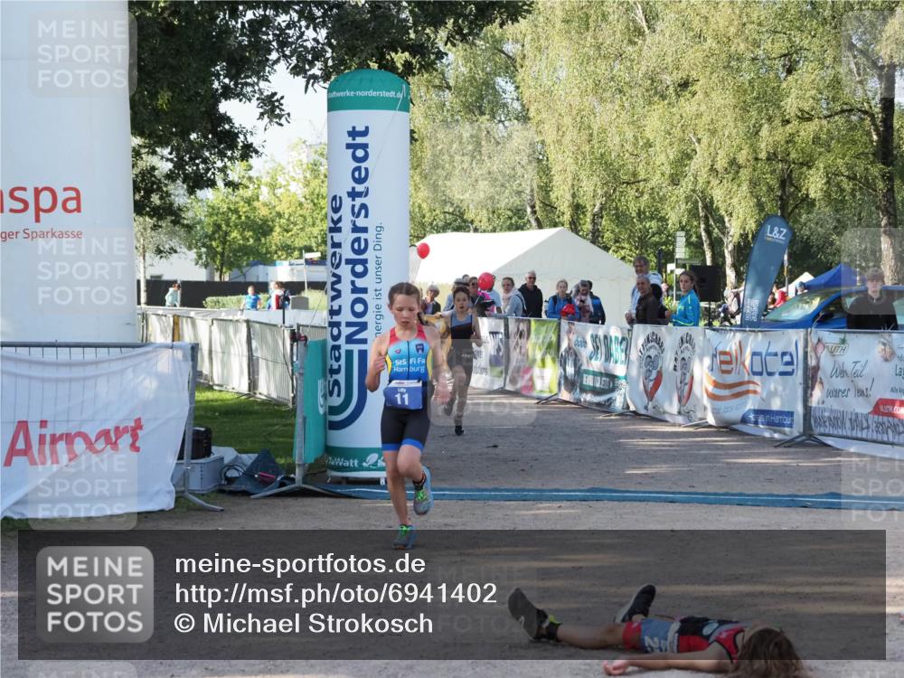 01.09.2024 - 17. Tribühne Triathlon Michael Strokosch http://msf.ph/oto/6941402 01.09.2024 09:13:13 Ziel 7, 10, 11 meine-sportfotos.de