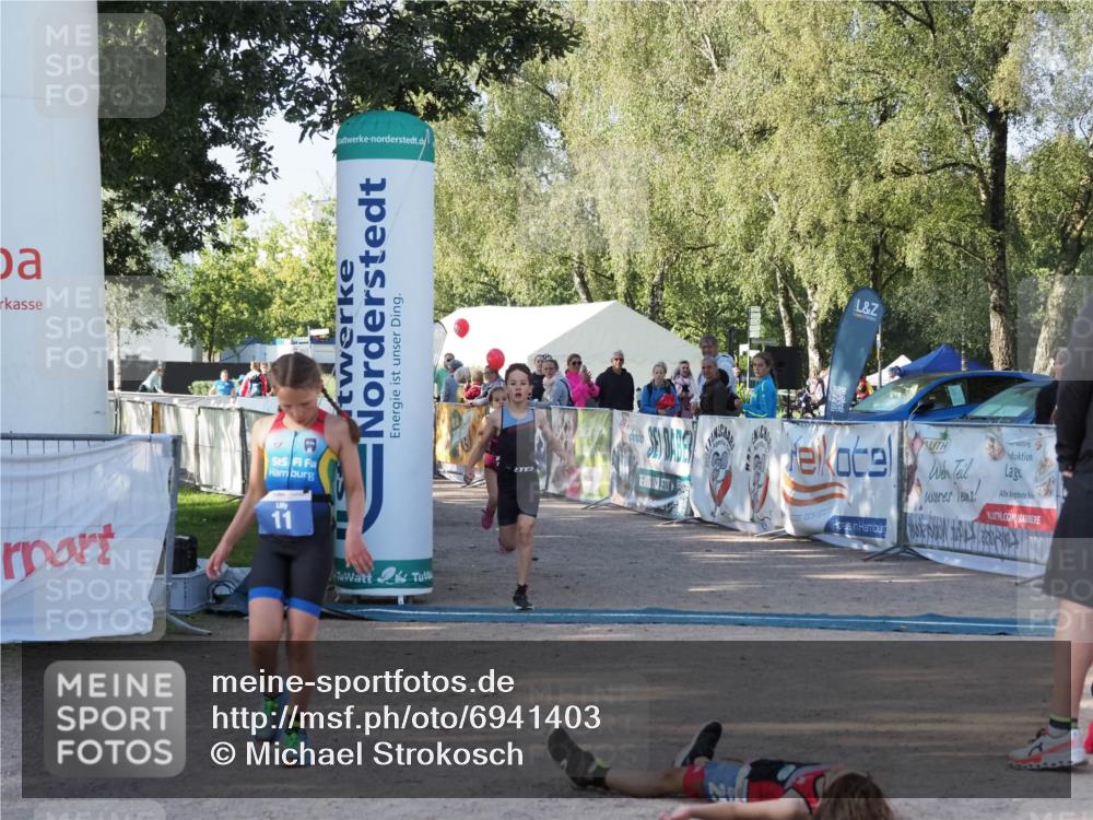 01.09.2024 - 17. Tribühne Triathlon Michael Strokosch http://msf.ph/oto/6941403 01.09.2024 09:13:14 Ziel 7, 10, 11 meine-sportfotos.de