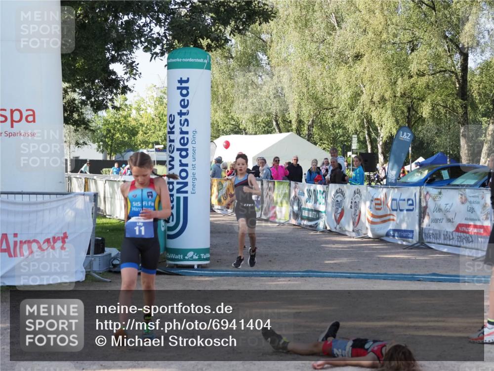 01.09.2024 - 17. Tribühne Triathlon Michael Strokosch http://msf.ph/oto/6941404 01.09.2024 09:13:14 Ziel 7, 10, 11 meine-sportfotos.de