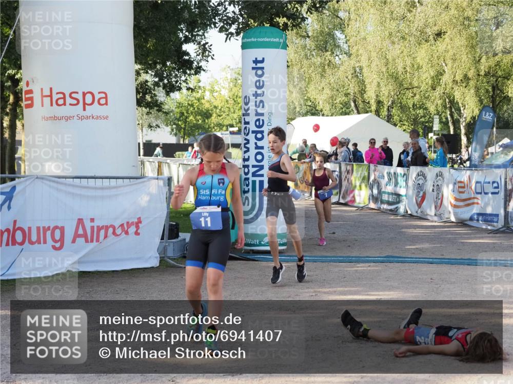 01.09.2024 - 17. Tribühne Triathlon Michael Strokosch http://msf.ph/oto/6941407 01.09.2024 09:13:15 Ziel 7, 10, 11 meine-sportfotos.de
