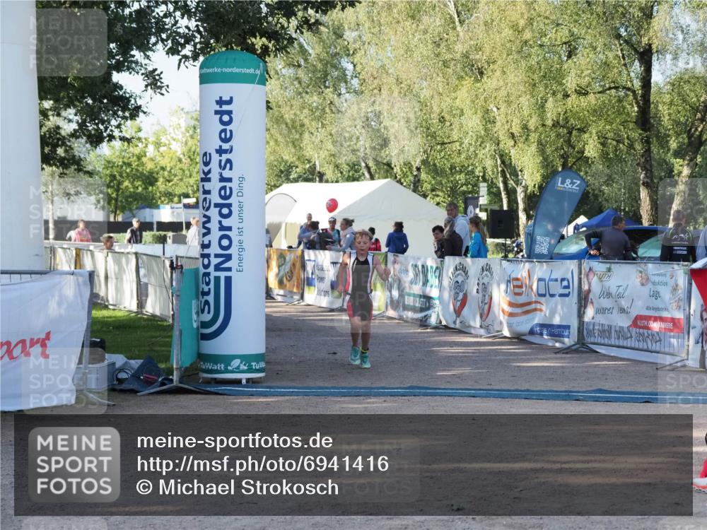 01.09.2024 - 17. Tribühne Triathlon Michael Strokosch http://msf.ph/oto/6941416 01.09.2024 09:13:52 Ziel 14, 27 meine-sportfotos.de