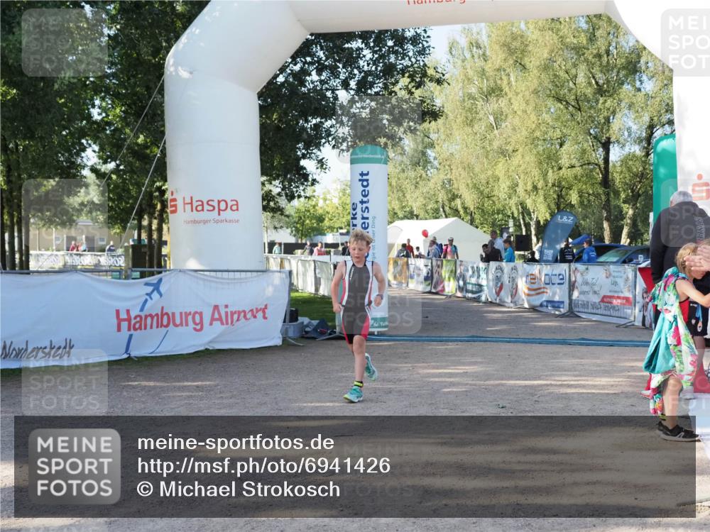 01.09.2024 - 17. Tribühne Triathlon Michael Strokosch http://msf.ph/oto/6941426 01.09.2024 09:13:54 Ziel 14, 27 meine-sportfotos.de