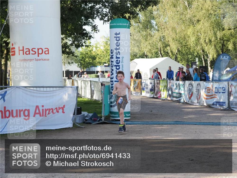 01.09.2024 - 17. Tribühne Triathlon Michael Strokosch http://msf.ph/oto/6941433 01.09.2024 09:13:58 Ziel 14, 27 meine-sportfotos.de