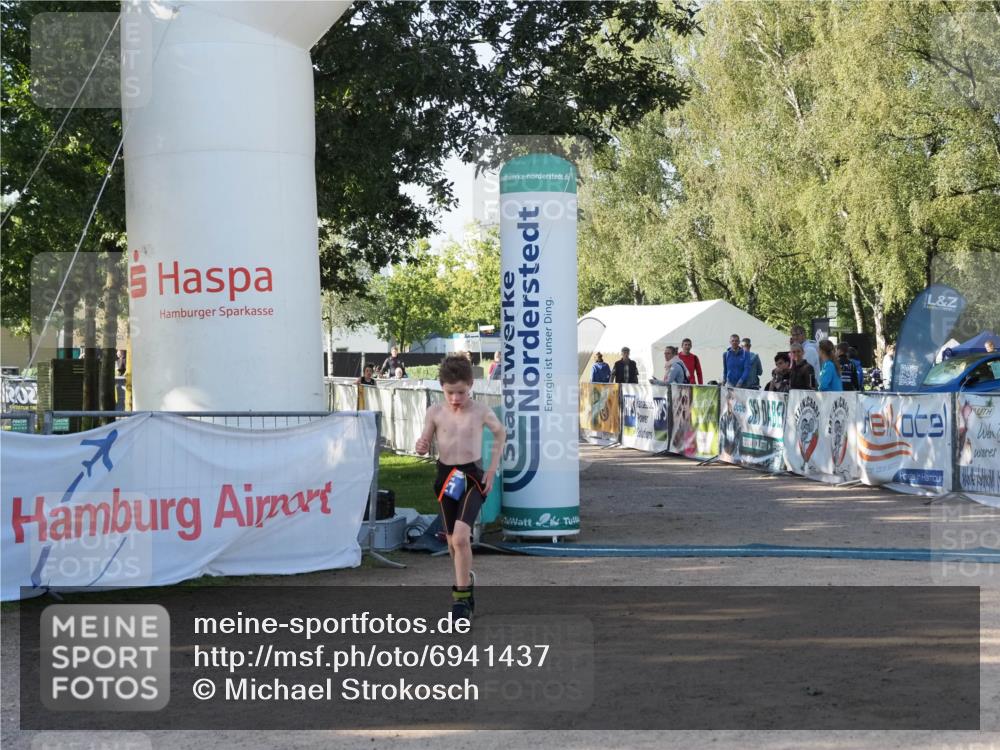 01.09.2024 - 17. Tribühne Triathlon Michael Strokosch http://msf.ph/oto/6941437 01.09.2024 09:13:59 Ziel 1, 27 meine-sportfotos.de