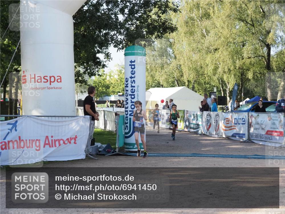 01.09.2024 - 17. Tribühne Triathlon Michael Strokosch http://msf.ph/oto/6941450 01.09.2024 09:14:14 Ziel 40, 43, 55 meine-sportfotos.de