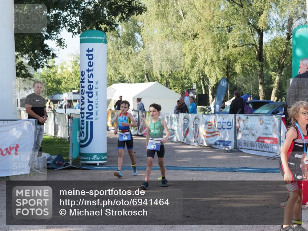 01.09.2024 - 17. Tribühne Triathlon Michael Strokosch http://msf.ph/oto/6941464 01.09.2024 09:14:18 Ziel 40, 42, 43, 55 meine-sportfotos.de