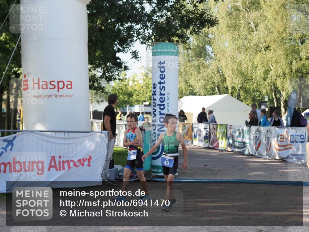 01.09.2024 - 17. Tribühne Triathlon Michael Strokosch http://msf.ph/oto/6941470 01.09.2024 09:14:19 Ziel 42, 43, 55 meine-sportfotos.de