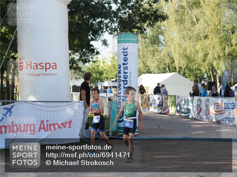 01.09.2024 - 17. Tribühne Triathlon Michael Strokosch http://msf.ph/oto/6941471 01.09.2024 09:14:19 Ziel 42, 43, 55 meine-sportfotos.de