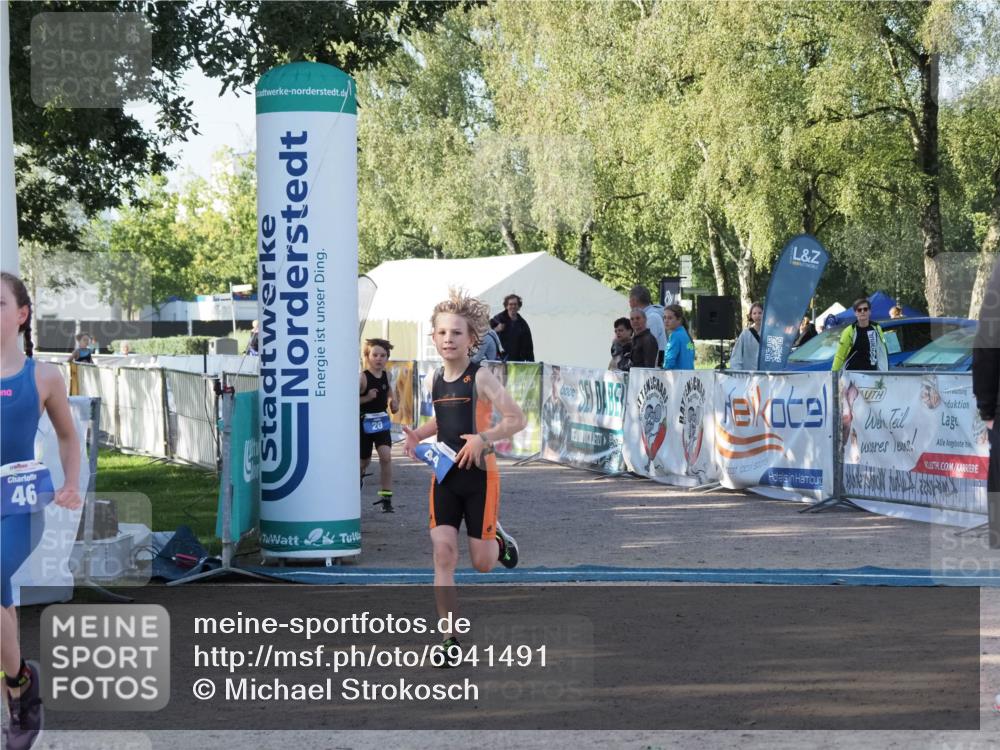 01.09.2024 - 17. Tribühne Triathlon Michael Strokosch http://msf.ph/oto/6941491 01.09.2024 09:14:45 Ziel 20, 44, 46, 51 meine-sportfotos.de