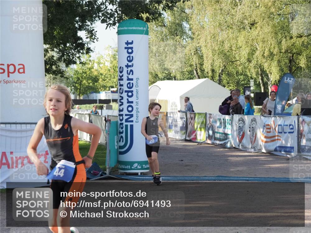 01.09.2024 - 17. Tribühne Triathlon Michael Strokosch http://msf.ph/oto/6941493 01.09.2024 09:14:47 Ziel 20, 44, 46, 51 meine-sportfotos.de