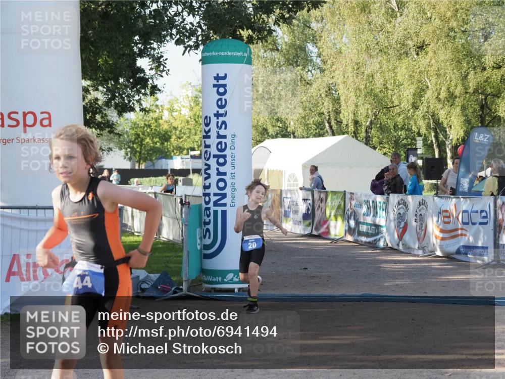 01.09.2024 - 17. Tribühne Triathlon Michael Strokosch http://msf.ph/oto/6941494 01.09.2024 09:14:47 Ziel 20, 44, 46, 51 meine-sportfotos.de