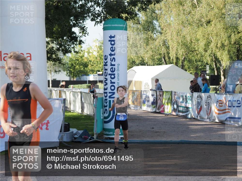 01.09.2024 - 17. Tribühne Triathlon Michael Strokosch http://msf.ph/oto/6941495 01.09.2024 09:14:47 Ziel 20, 44, 46, 51 meine-sportfotos.de