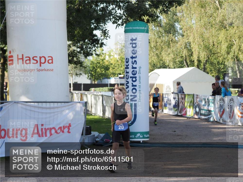 01.09.2024 - 17. Tribühne Triathlon Michael Strokosch http://msf.ph/oto/6941501 01.09.2024 09:14:49 Ziel 20, 44, 51 meine-sportfotos.de