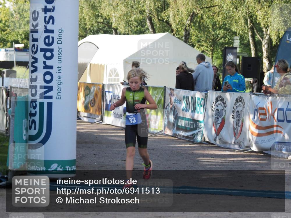 01.09.2024 - 17. Tribühne Triathlon Michael Strokosch http://msf.ph/oto/6941513 01.09.2024 09:14:58 Ziel 33 meine-sportfotos.de