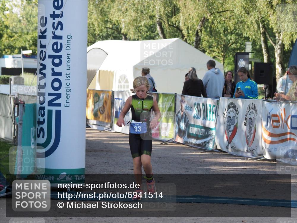 01.09.2024 - 17. Tribühne Triathlon Michael Strokosch http://msf.ph/oto/6941514 01.09.2024 09:14:58 Ziel 33 meine-sportfotos.de