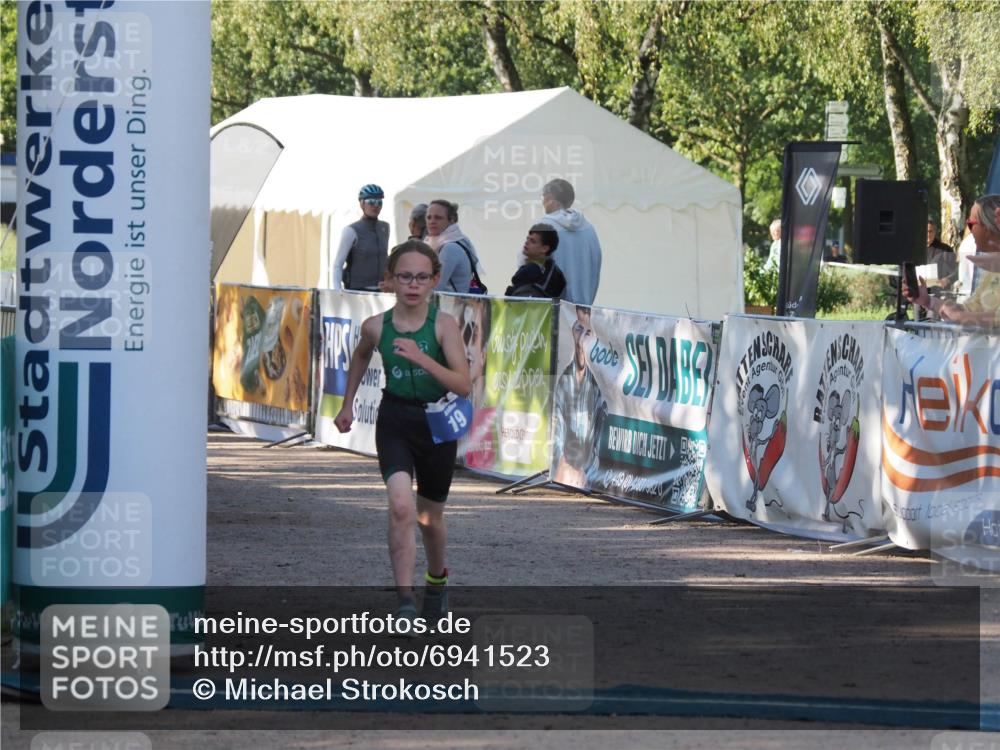 01.09.2024 - 17. Tribühne Triathlon Michael Strokosch http://msf.ph/oto/6941523 01.09.2024 09:15:06 Ziel 12, 19, 37 meine-sportfotos.de