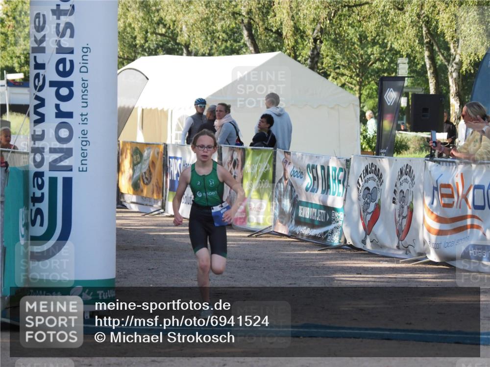 01.09.2024 - 17. Tribühne Triathlon Michael Strokosch http://msf.ph/oto/6941524 01.09.2024 09:15:06 Ziel 12, 19, 37 meine-sportfotos.de