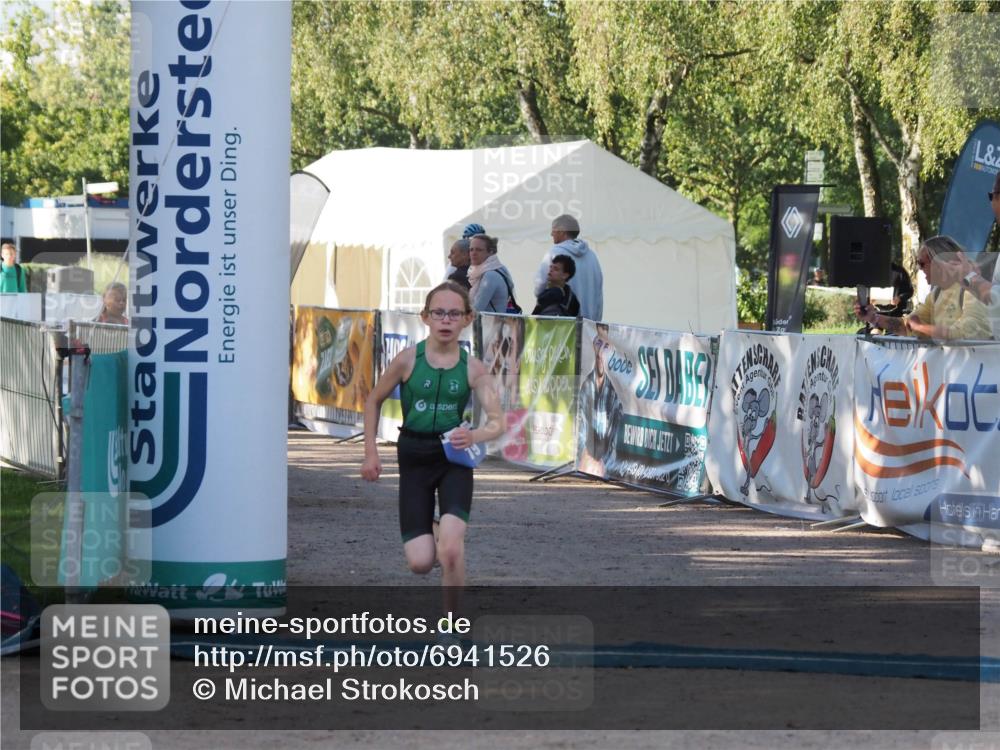 01.09.2024 - 17. Tribühne Triathlon Michael Strokosch http://msf.ph/oto/6941526 01.09.2024 09:15:06 Ziel 12, 19, 37 meine-sportfotos.de