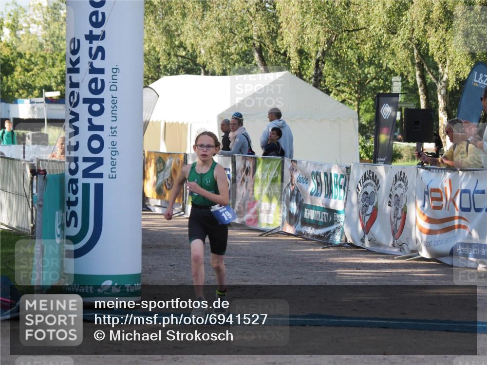 01.09.2024 - 17. Tribühne Triathlon Michael Strokosch http://msf.ph/oto/6941527 01.09.2024 09:15:06 Ziel 12, 19, 37 meine-sportfotos.de
