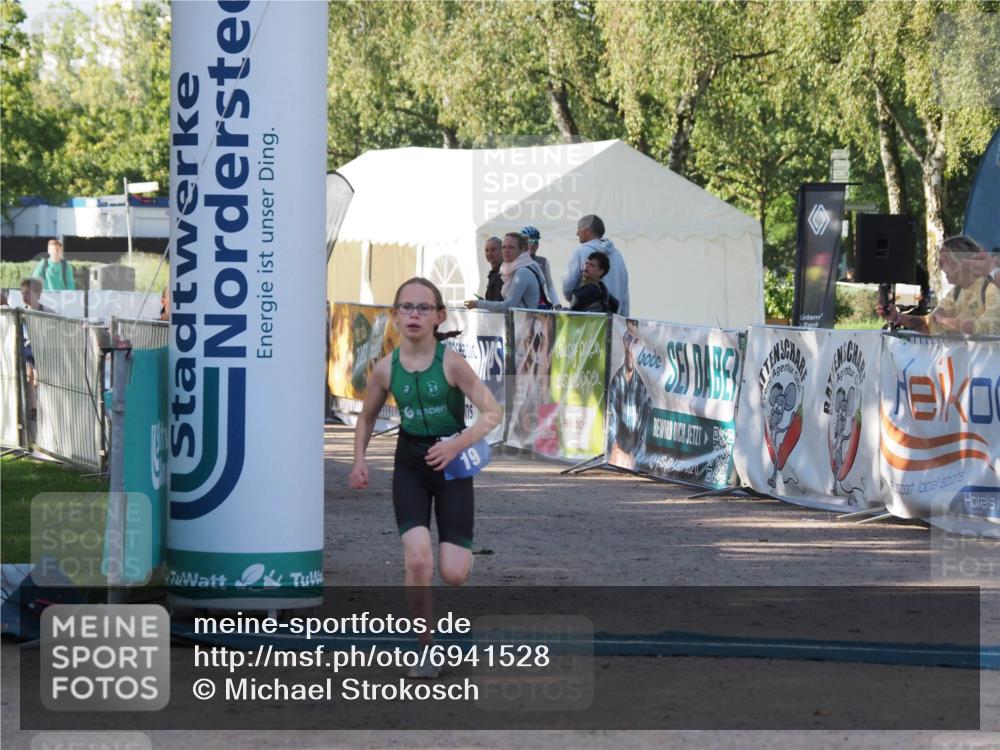 01.09.2024 - 17. Tribühne Triathlon Michael Strokosch http://msf.ph/oto/6941528 01.09.2024 09:15:07 Ziel 2, 12, 19, 37 meine-sportfotos.de