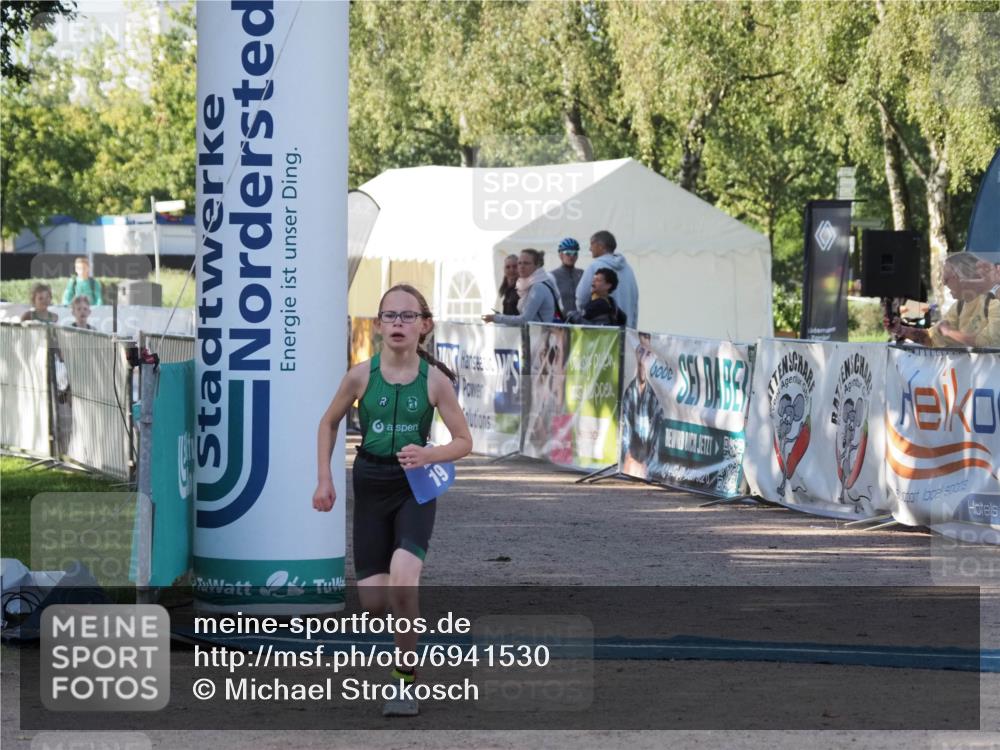 01.09.2024 - 17. Tribühne Triathlon Michael Strokosch http://msf.ph/oto/6941530 01.09.2024 09:15:07 Ziel 2, 12, 19, 37 meine-sportfotos.de