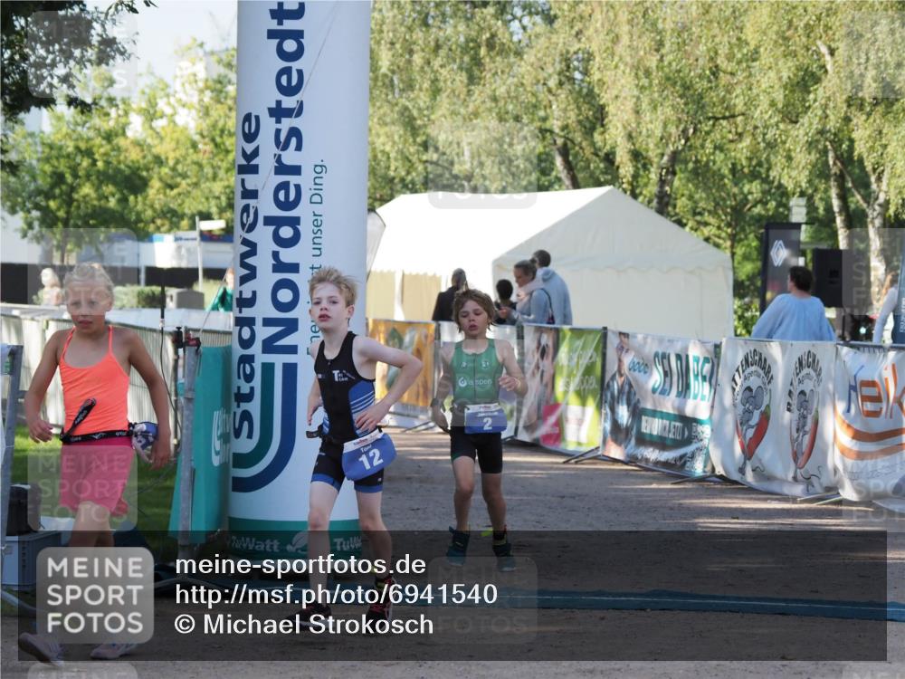 01.09.2024 - 17. Tribühne Triathlon Michael Strokosch http://msf.ph/oto/6941540 01.09.2024 09:15:13 Ziel 2, 12, 37 meine-sportfotos.de