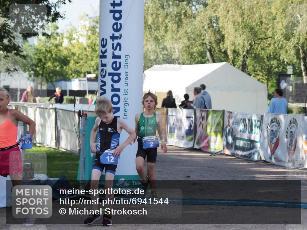 01.09.2024 - 17. Tribühne Triathlon Michael Strokosch http://msf.ph/oto/6941544 01.09.2024 09:15:13 Ziel 2, 12, 37 meine-sportfotos.de