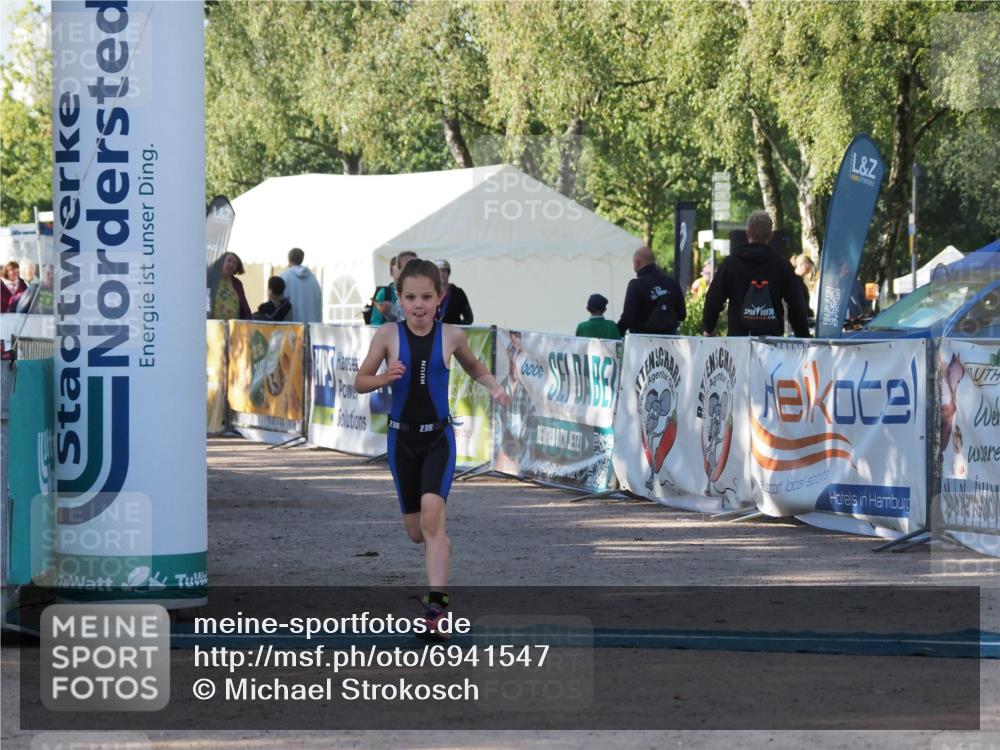 01.09.2024 - 17. Tribühne Triathlon Michael Strokosch http://msf.ph/oto/6941547 01.09.2024 09:15:22 Ziel 34 meine-sportfotos.de
