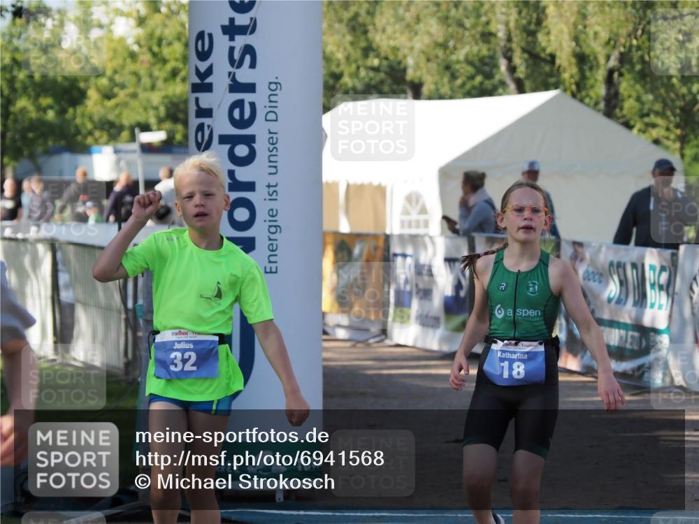 01.09.2024 - 17. Tribühne Triathlon Michael Strokosch http://msf.ph/oto/6941568 01.09.2024 09:15:45 Ziel 18, 32, 50 meine-sportfotos.de