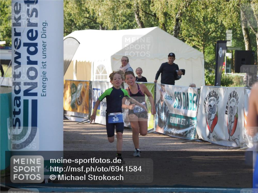 01.09.2024 - 17. Tribühne Triathlon Michael Strokosch http://msf.ph/oto/6941584 01.09.2024 09:15:55 Ziel 23, 36 meine-sportfotos.de
