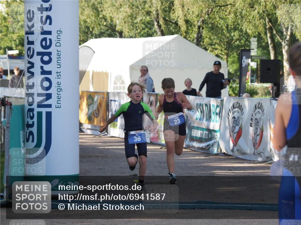01.09.2024 - 17. Tribühne Triathlon Michael Strokosch http://msf.ph/oto/6941587 01.09.2024 09:15:55 Ziel 23, 36 meine-sportfotos.de