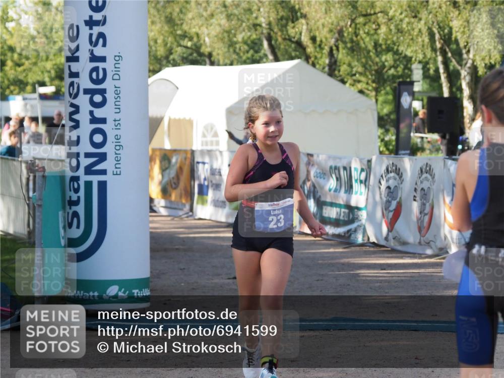 01.09.2024 - 17. Tribühne Triathlon Michael Strokosch http://msf.ph/oto/6941599 01.09.2024 09:15:58 Ziel 23, 36, 54 meine-sportfotos.de