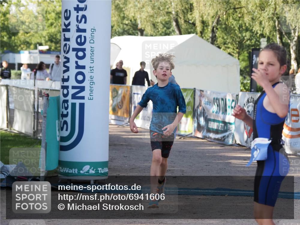 01.09.2024 - 17. Tribühne Triathlon Michael Strokosch http://msf.ph/oto/6941606 01.09.2024 09:16:03 Ziel 31, 54 meine-sportfotos.de
