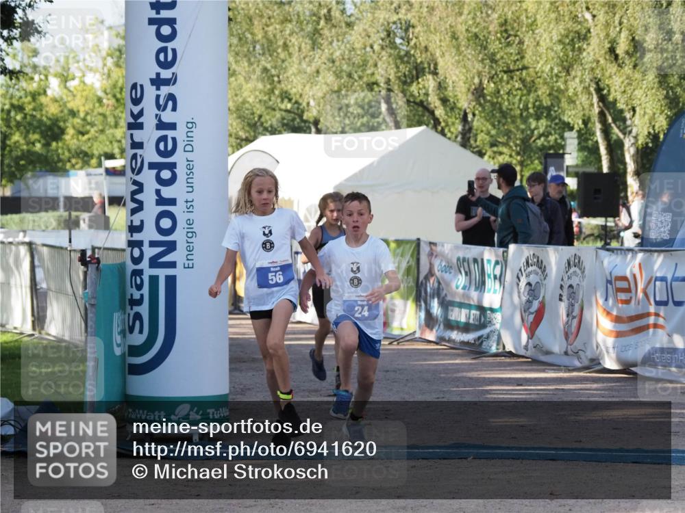 01.09.2024 - 17. Tribühne Triathlon Michael Strokosch http://msf.ph/oto/6941620 01.09.2024 09:16:32 Ziel 22, 24, 47, 56 meine-sportfotos.de