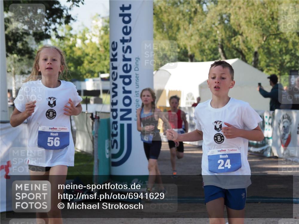 01.09.2024 - 17. Tribühne Triathlon Michael Strokosch http://msf.ph/oto/6941629 01.09.2024 09:16:34 Ziel 22, 24, 47, 56 meine-sportfotos.de