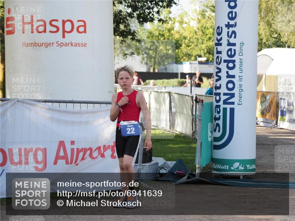 01.09.2024 - 17. Tribühne Triathlon Michael Strokosch http://msf.ph/oto/6941639 01.09.2024 09:16:40 Ziel 6, 22, 38 meine-sportfotos.de